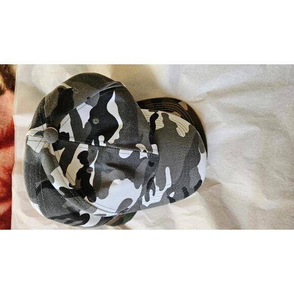 Set of 2 Camouflage Baseball Caps Green and Gray Camo - Picture 9 of 9